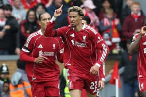 Liverpool beat Everton to maintain perfect Premier League start