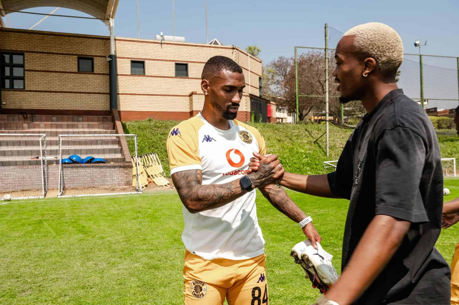 This image has an empty alt attribute; its file name is Khanyisa-Mayo-Chiefs-3-2500x1663.jpeg