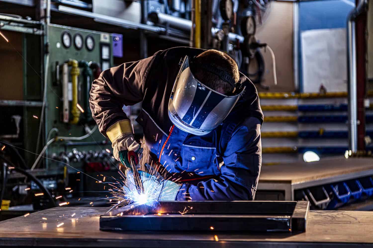 Manufacturer confidence drops to lowest level in a year and a half