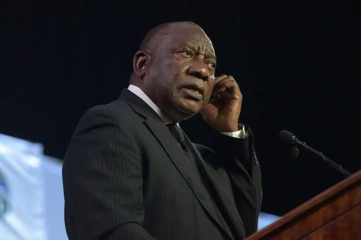 Ramaphosa’s waxing over Zim hides the truth SA knows