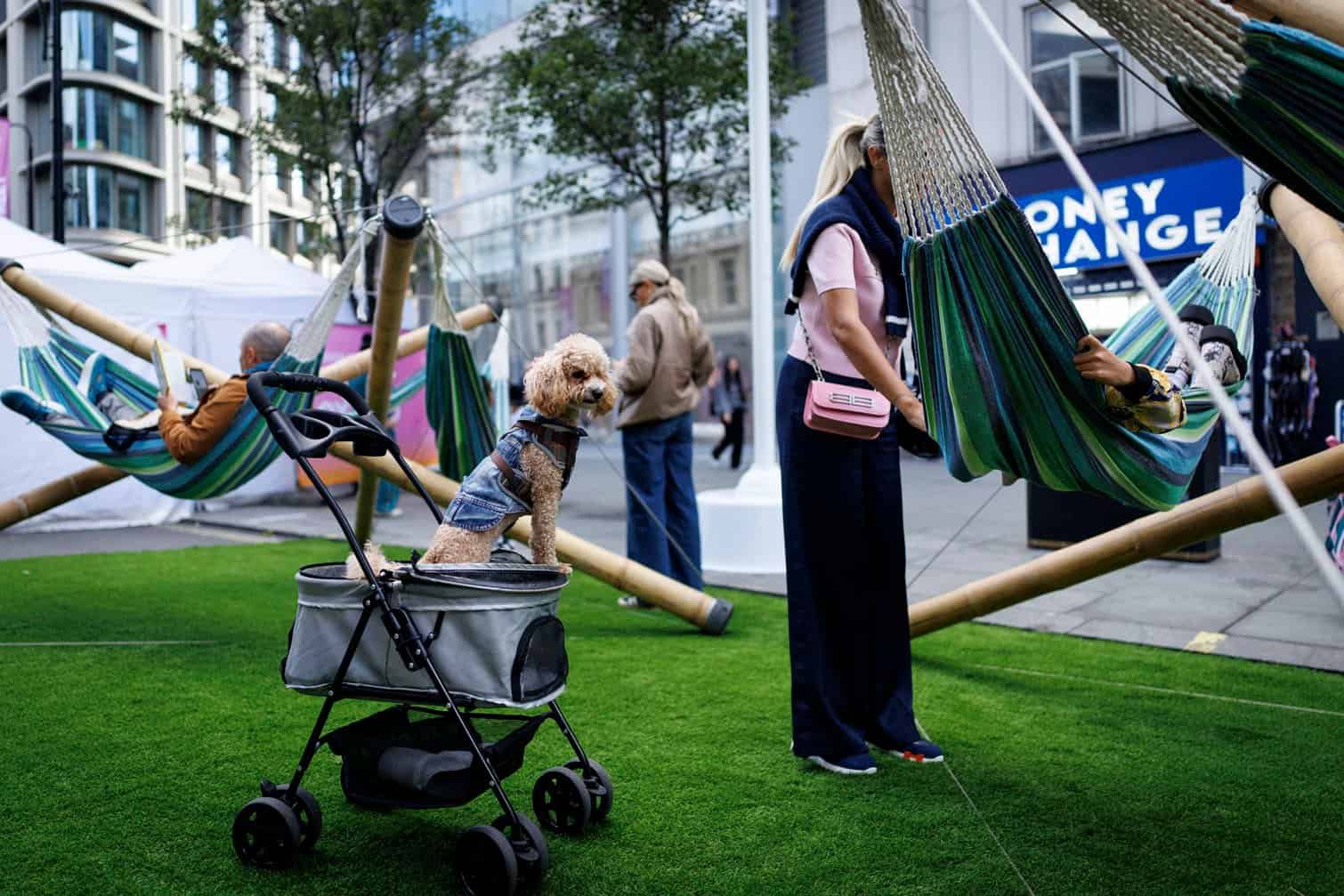 London's Oxford Street goes traffic-free for the day