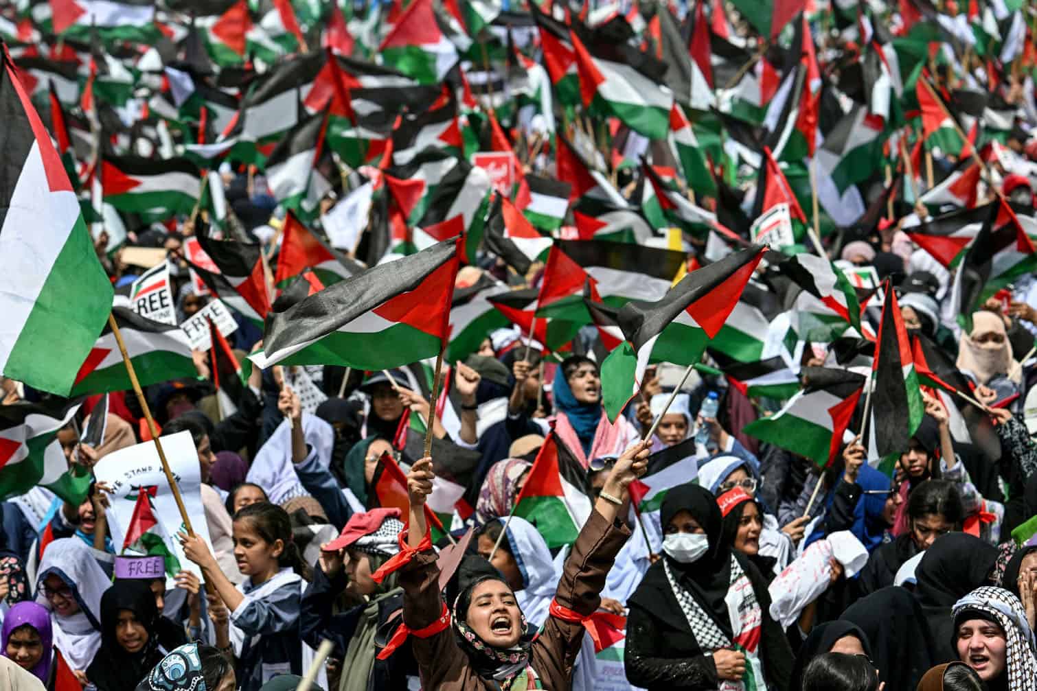 Student supporters of the Islamist political party Jamaat-e-Islami