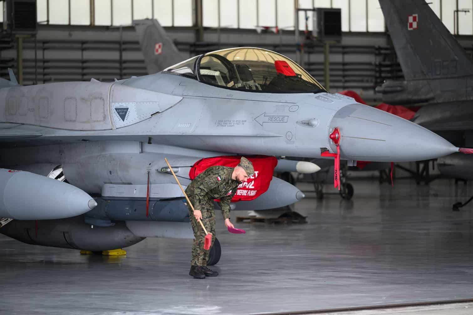 Polish President Nawrocki visits air base after intercepting suspected Russian drones