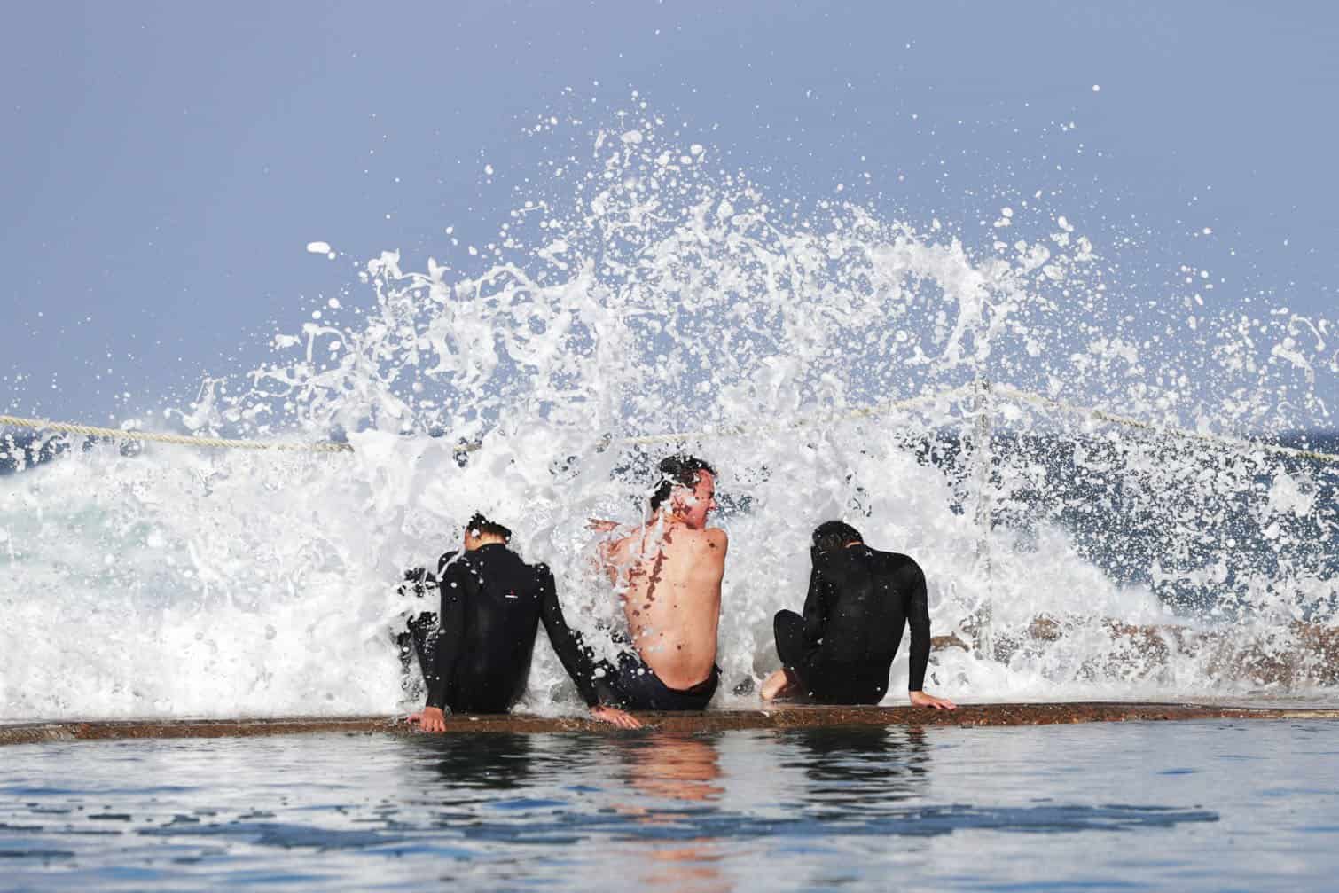 Big swell hits eastern Australia