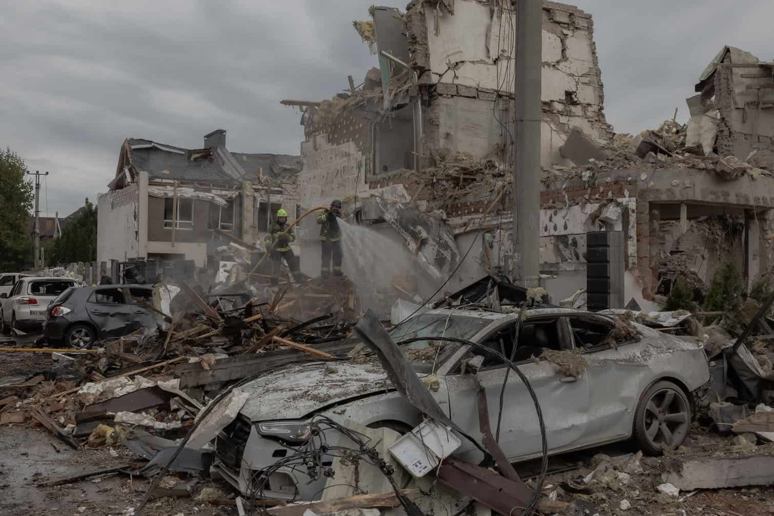 Ukrainian rescuers
