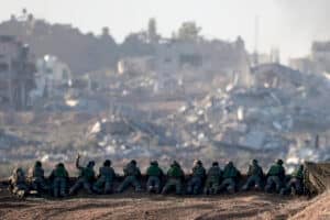 Israel, Hamas due in Egypt for ceasefire talks