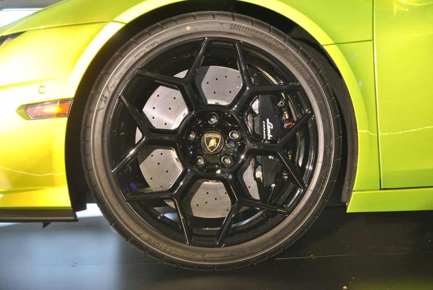 Lamborghini and state contracts