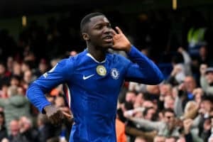 Liverpool lose again at Chelsea, Arsenal go top of Premier League