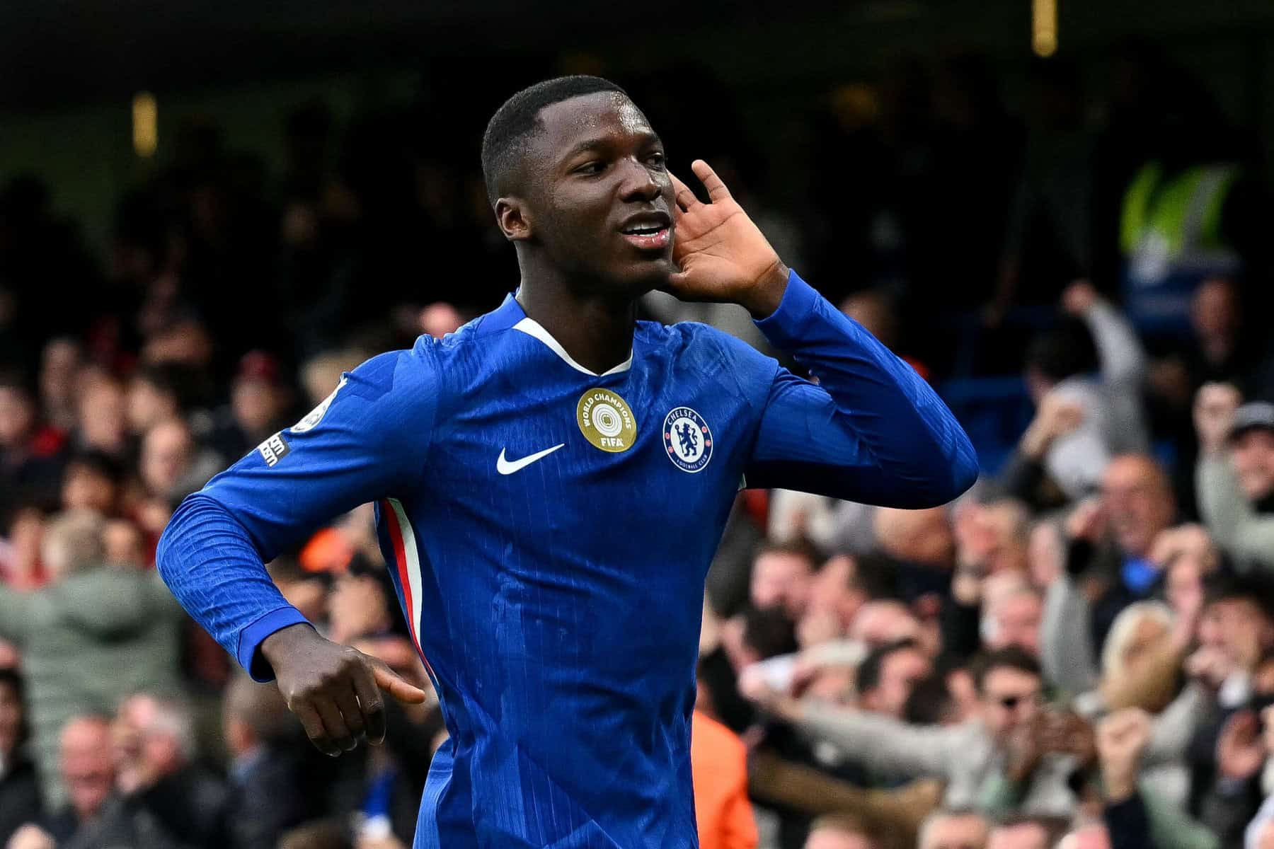 Liverpool lose again at Chelsea, Arsenal go top of Premier League