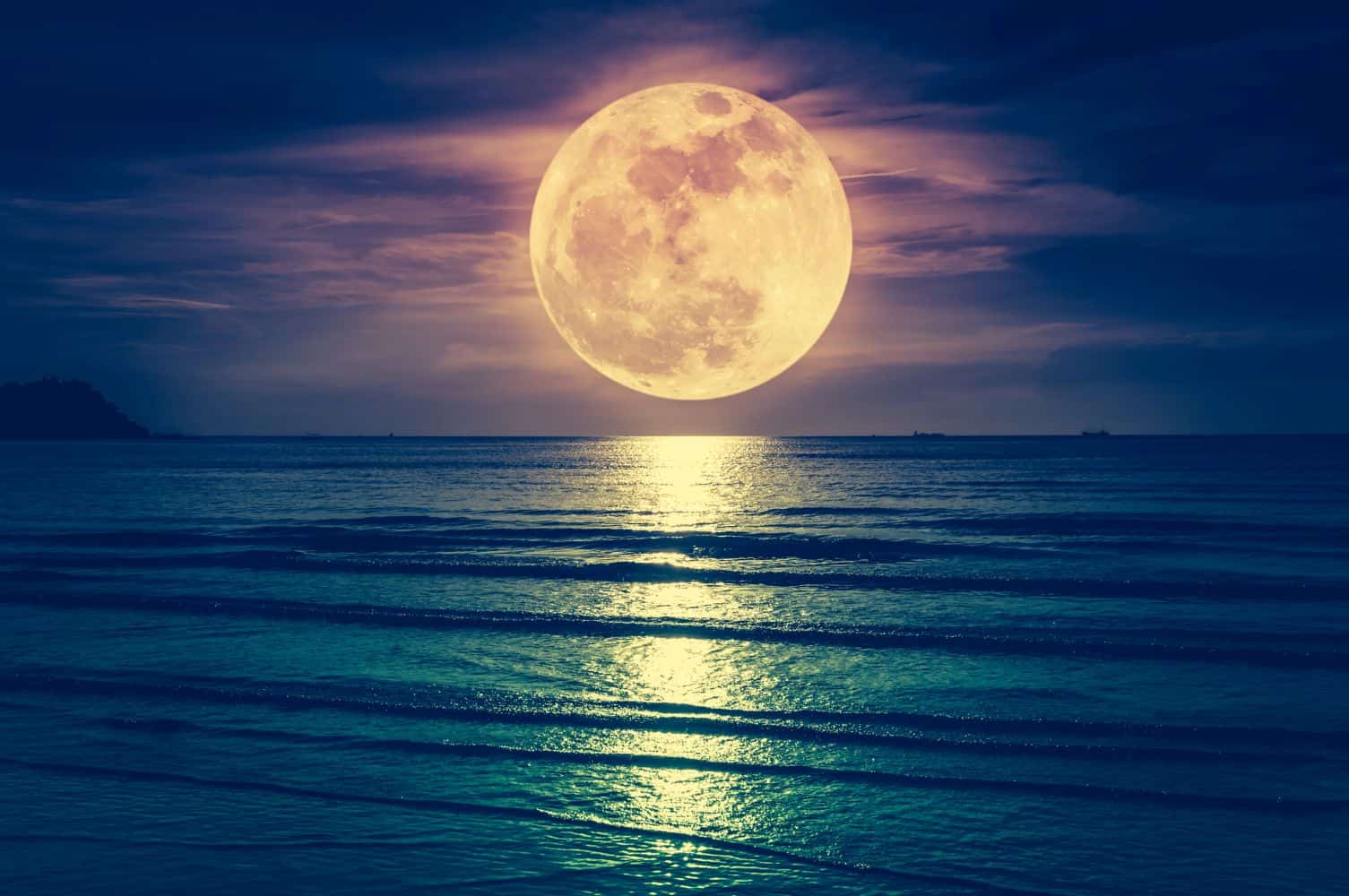 October 2025 supermoon when to watch and where harvest moon