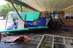 plane crashes into tuckshop at Hoërskool Alberton