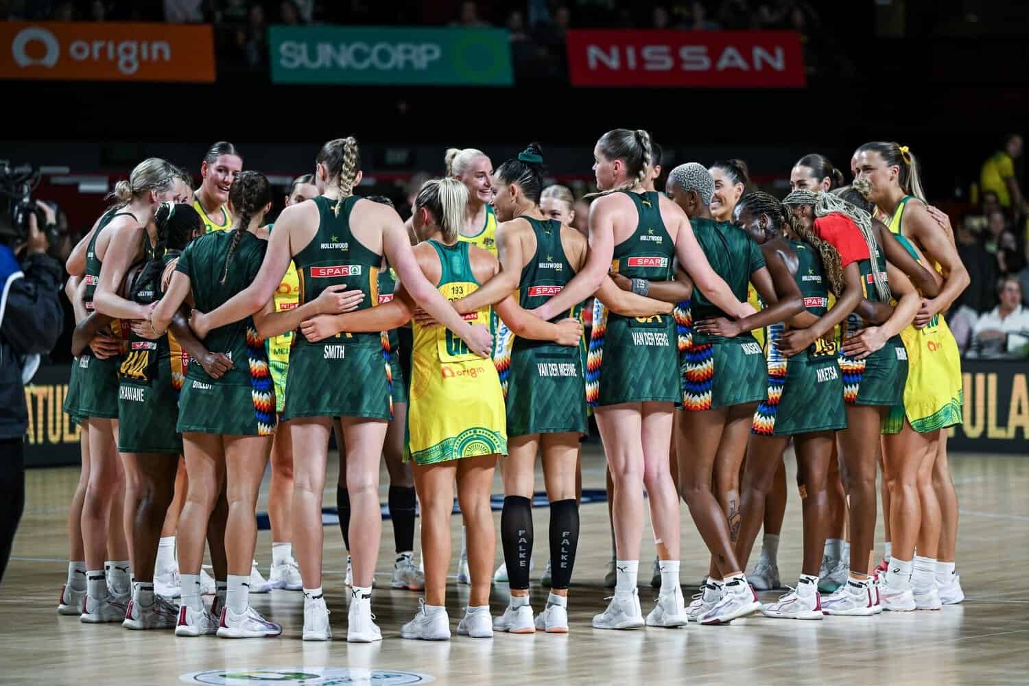 South African and Australia netball teams