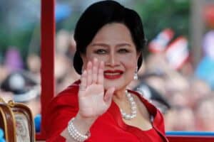 Queen Sirikit dies