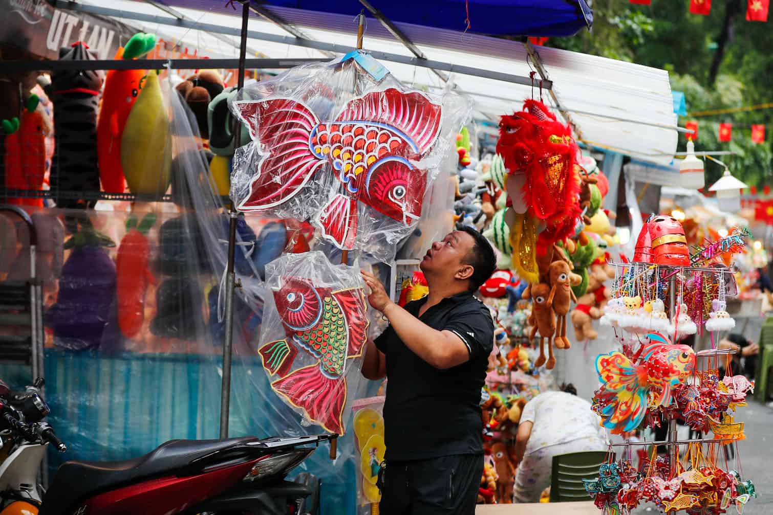 Mid-Autumn Festival preparations in Hanoi