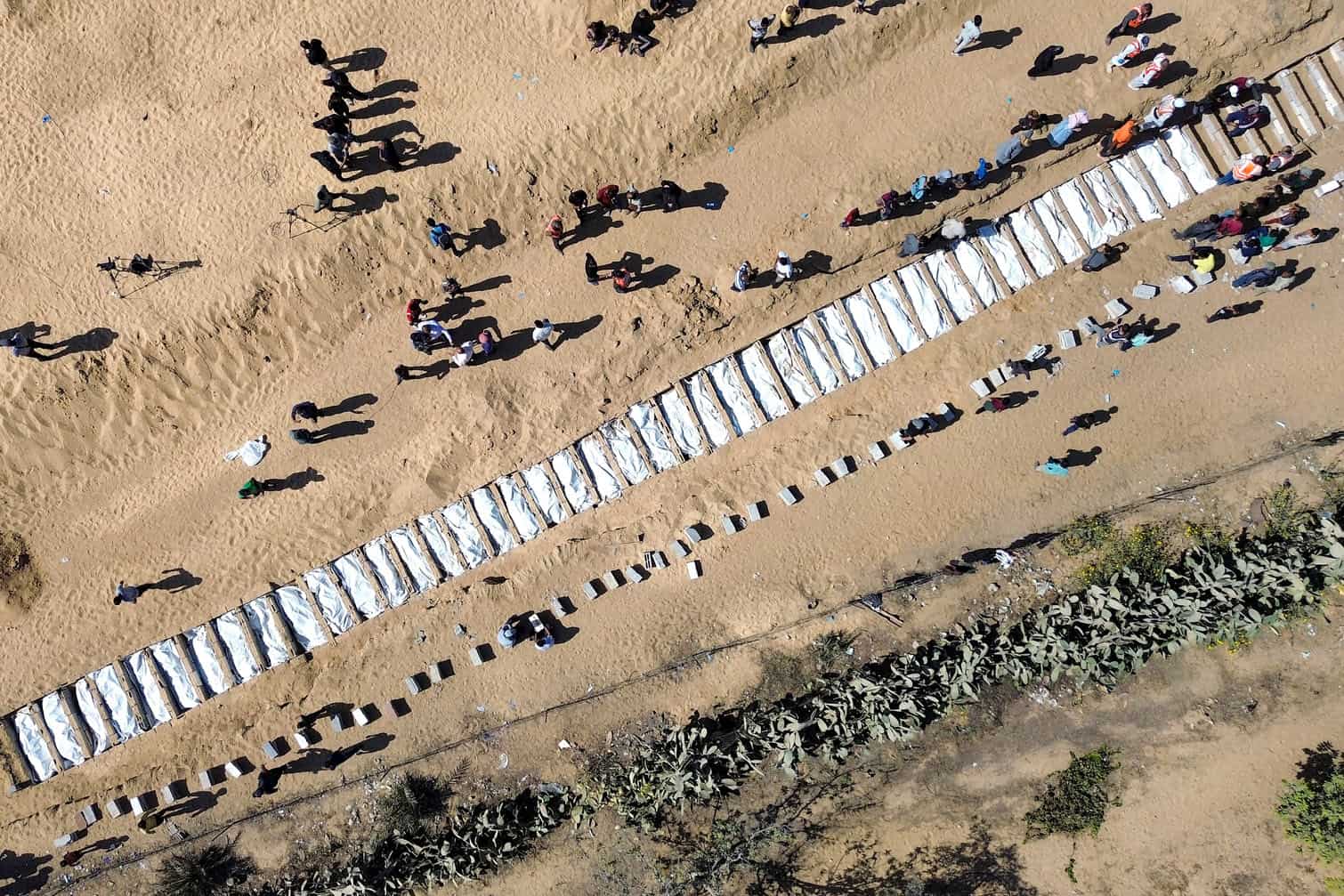 Israel returns the bodies of deceased Palestinians to Gaza as part of ceasefire deal