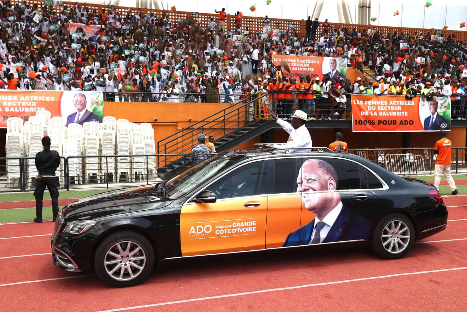Ivory Coast's President Ouattara campaigns in Abidjan