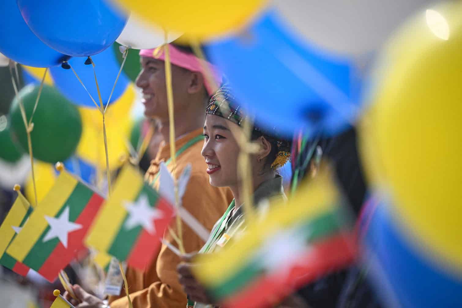 Shan's ethnic people attend a ceremony
