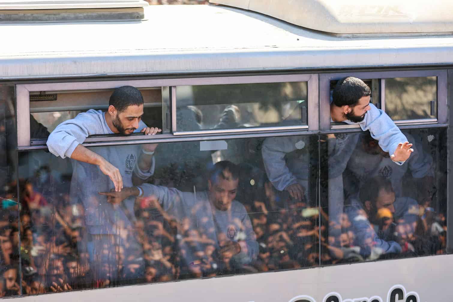 Buses carrying Palestinians