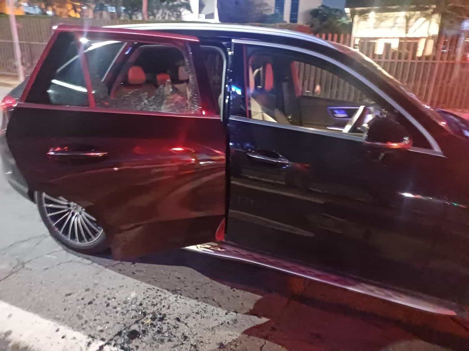 The car almost hijacked with a fake gun 