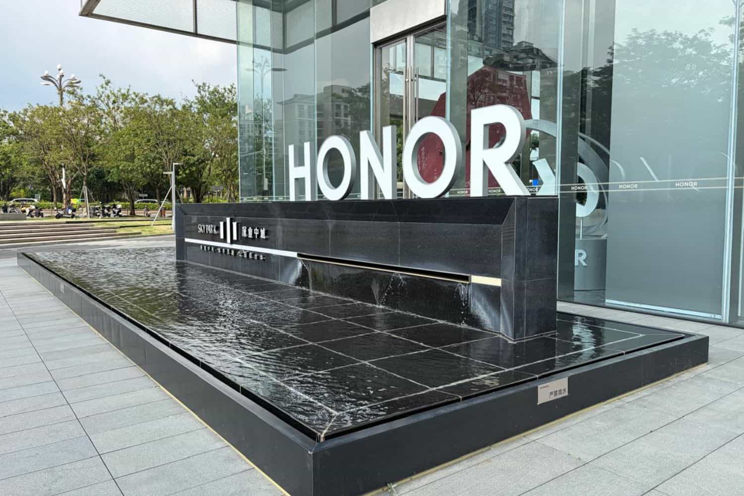 HONOR aim to be number 1 smartphone brand in SA