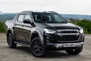 Isuzu D-Max V-Cross and AT35 now offered in Onyx Black
