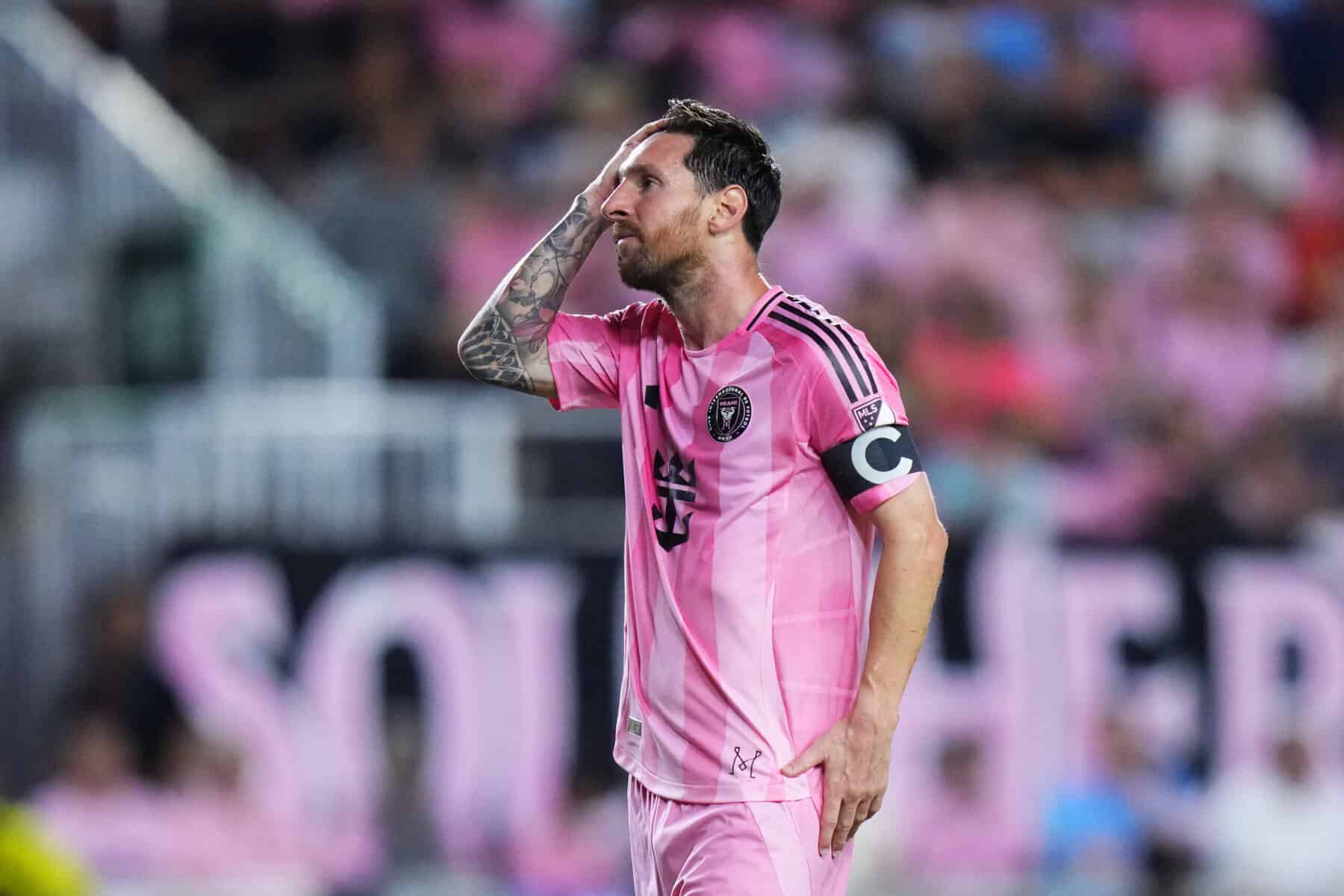 Messi wants Nou Camp return to say 'good-bye'