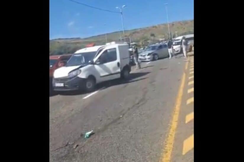 WATCH: Multiple vehicle crash shuts down R28 in Krugersdorp - motorists urged to avoid area