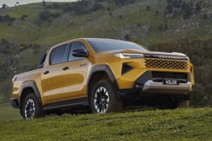 New Toyota Hilux officially revealed