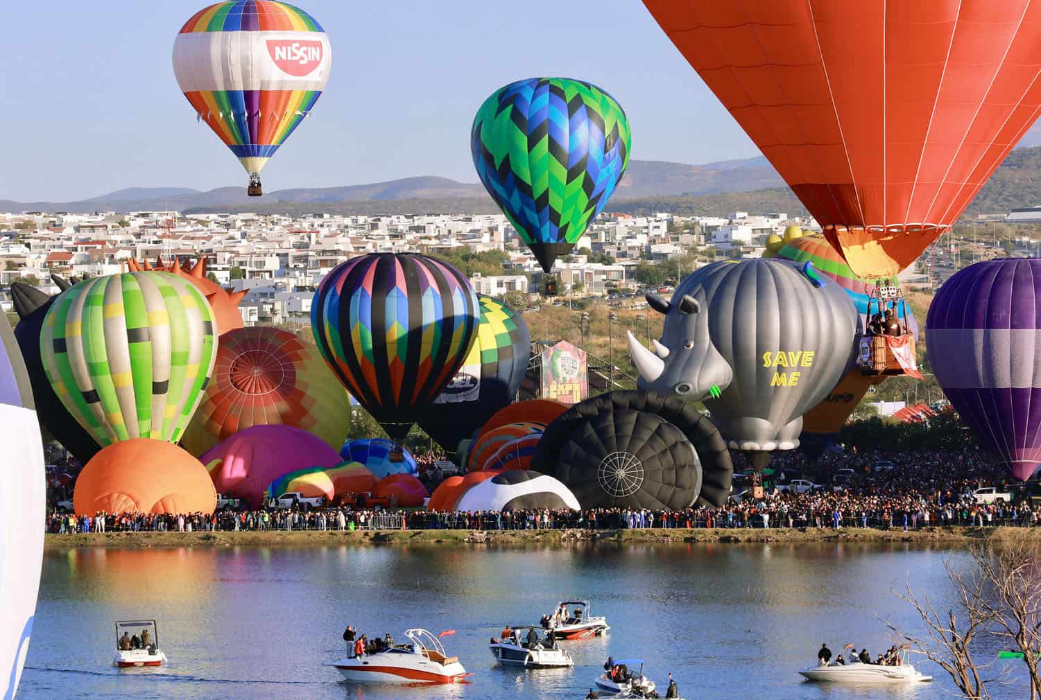 Hot air balloon festival opens in central Mexico