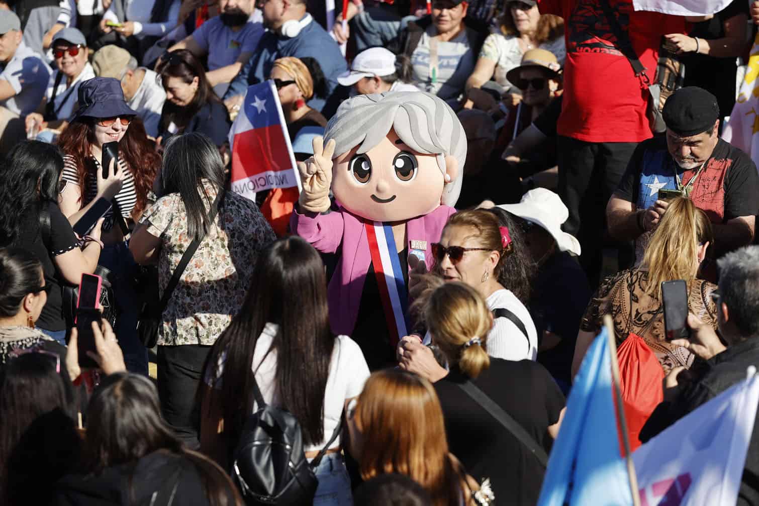 Chilean presidential candidate Jeannette Jara holds closing campaign rally