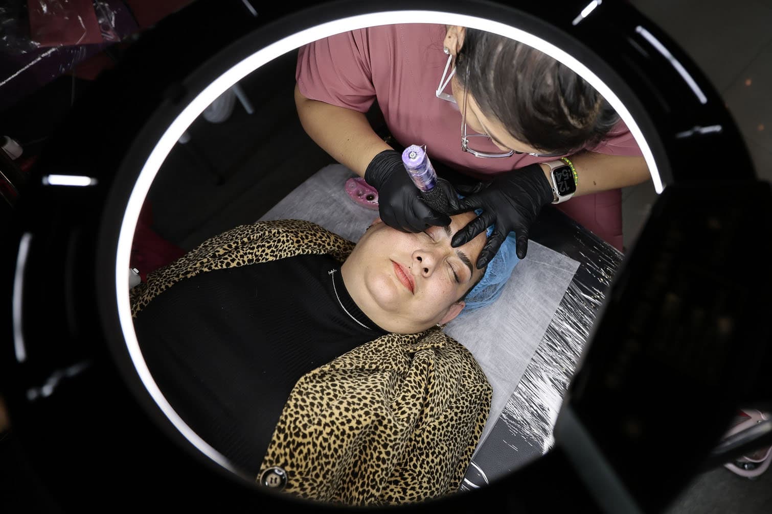 Micropigmentation and tattoos heal the 'soul' of cancer patients in Mexico City