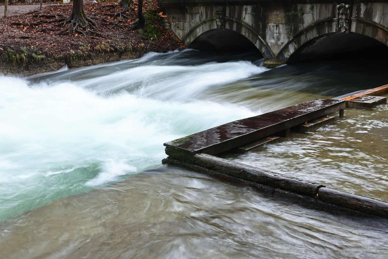 Munich's Eisbach wave flattened after cleanup