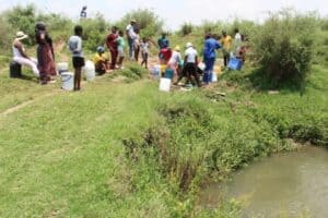 Desperate residents were forced to get water from a small well next to the Loopspruit in Kokosi throughout the week.