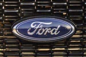 Ford enters partnership with Renault