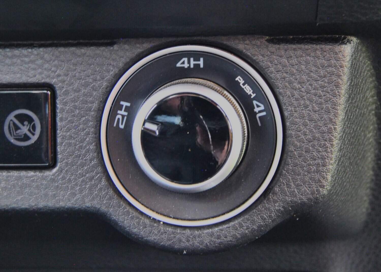 Driving cab-and-a-half Isuzu D-Max