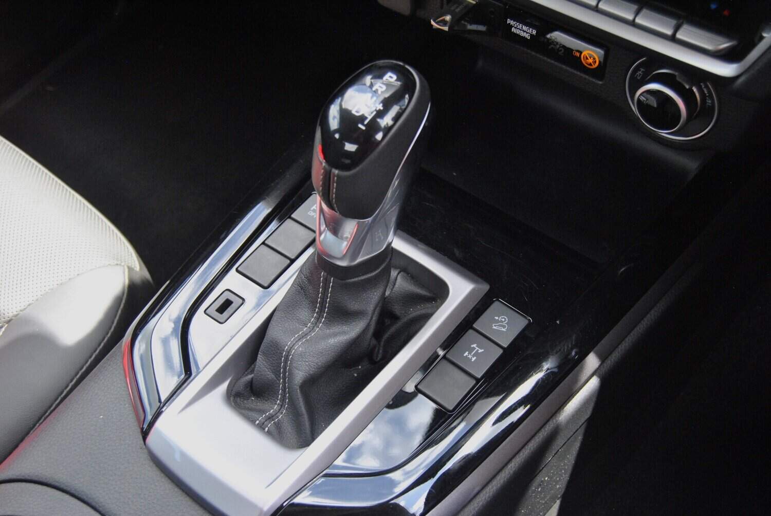 Driving cab-and-a-half Isuzu D-Max