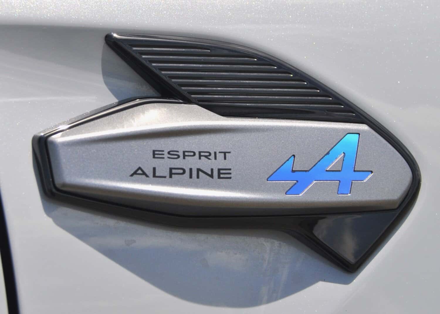 Renault reveals updated Captur in South Africa