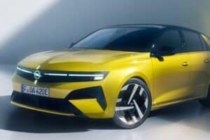 Opel debuts facelift Astra