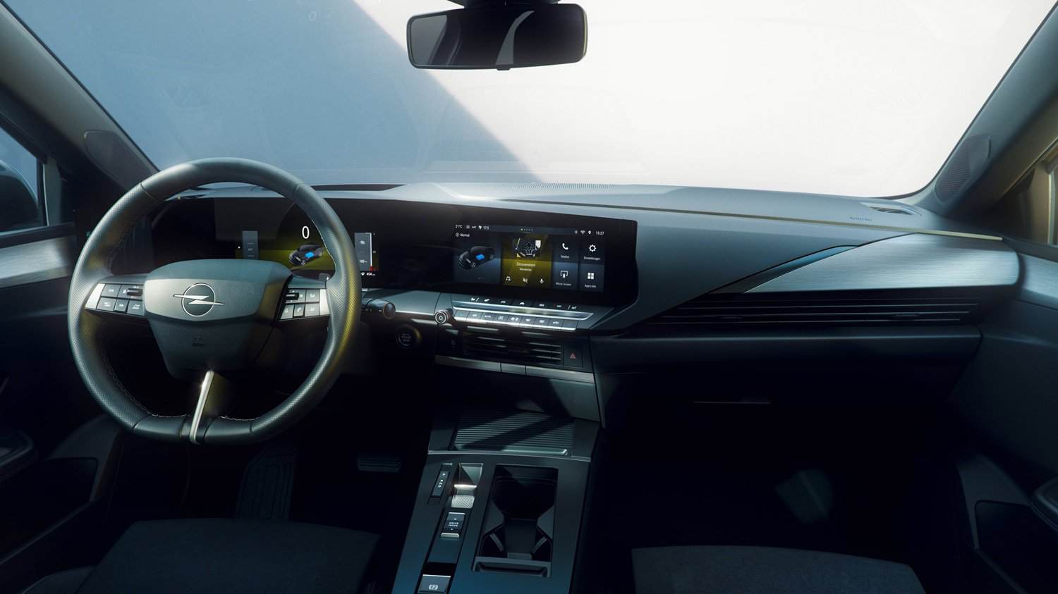 Opel debuts facelift Astra