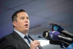 Steenhuisen faces tough fight to keep DA leadership