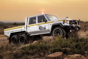 Ulterio Motiv Toyota Land Cruiser 79 6x6