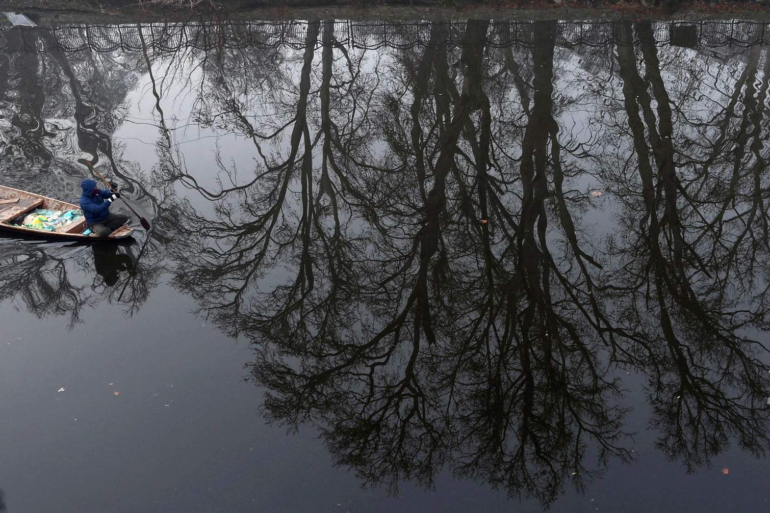 Dry weather conditions in Indian Kashmir