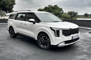 Kia Carnival road test review