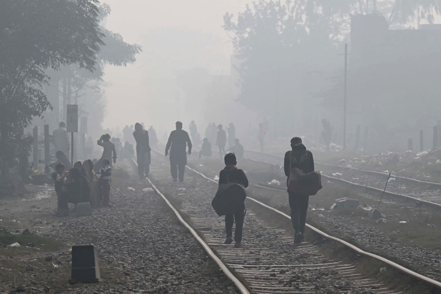 Lahore's air quality remains critically unhealthy