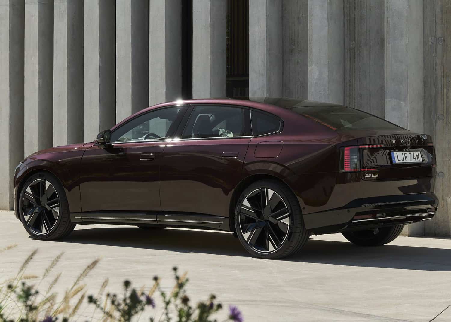 Volvo ES90 spec sheet for South Africa revealed