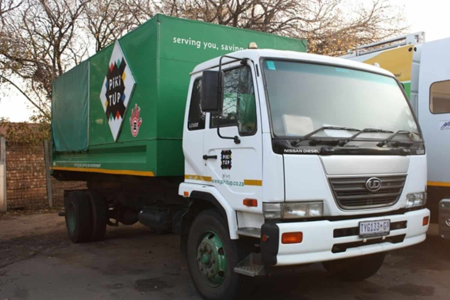 Joburg Pikitup protest:  Blocked gates and stinking roads