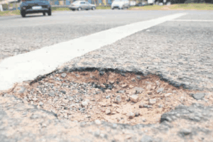 Parties trade blame as potholes and outages worsen in Tshwane