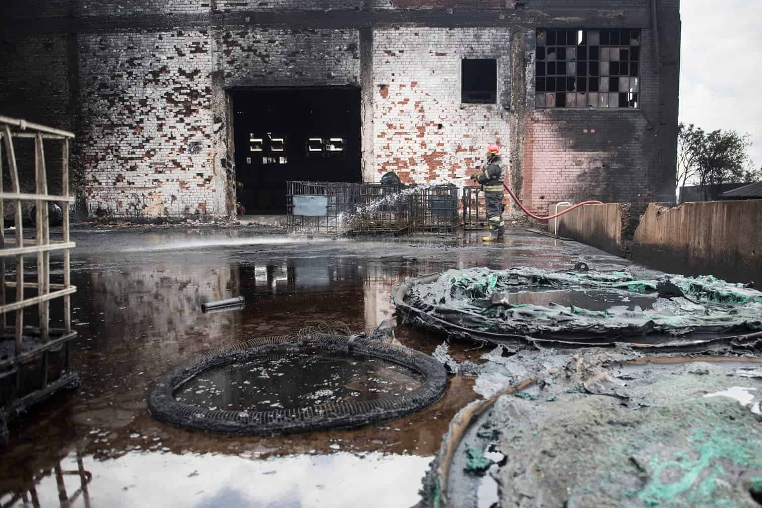 Ekurhuleni Emergency Services manage a fire in Germiston