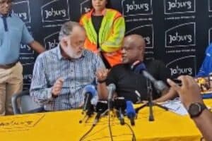 WATCH: You can smell me, I haven’t had water for 24 days, angry resident confronts Morero over water crisis