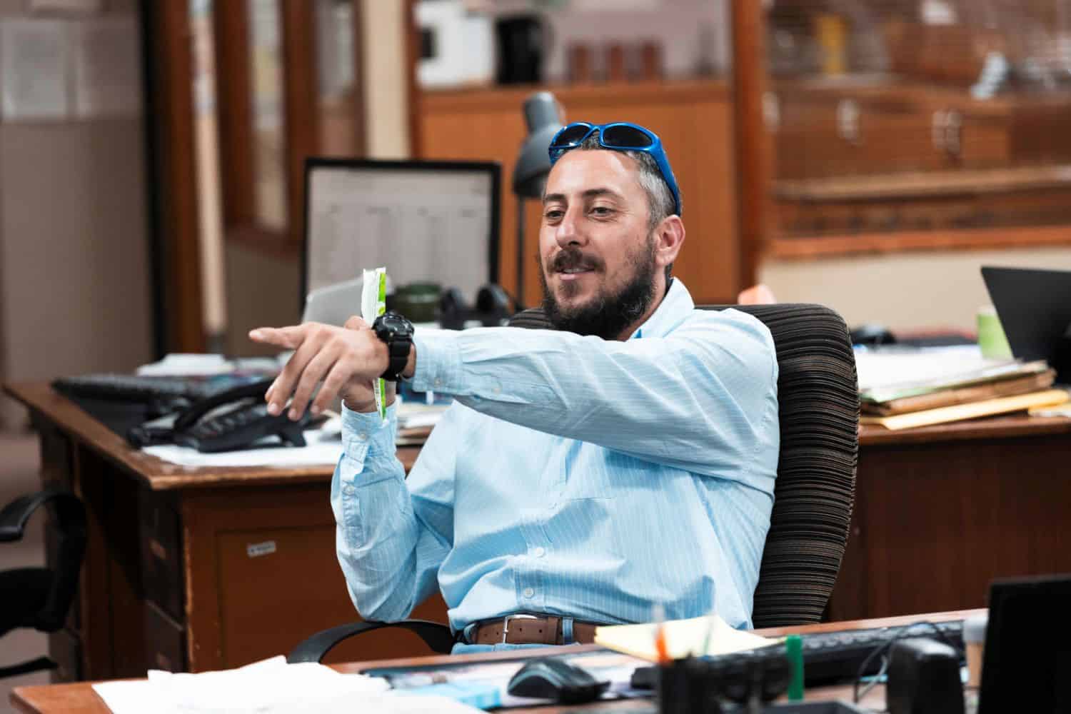 Stand-up comedian Schalk Bezuidenhout as Tjaart in Die Kantoor